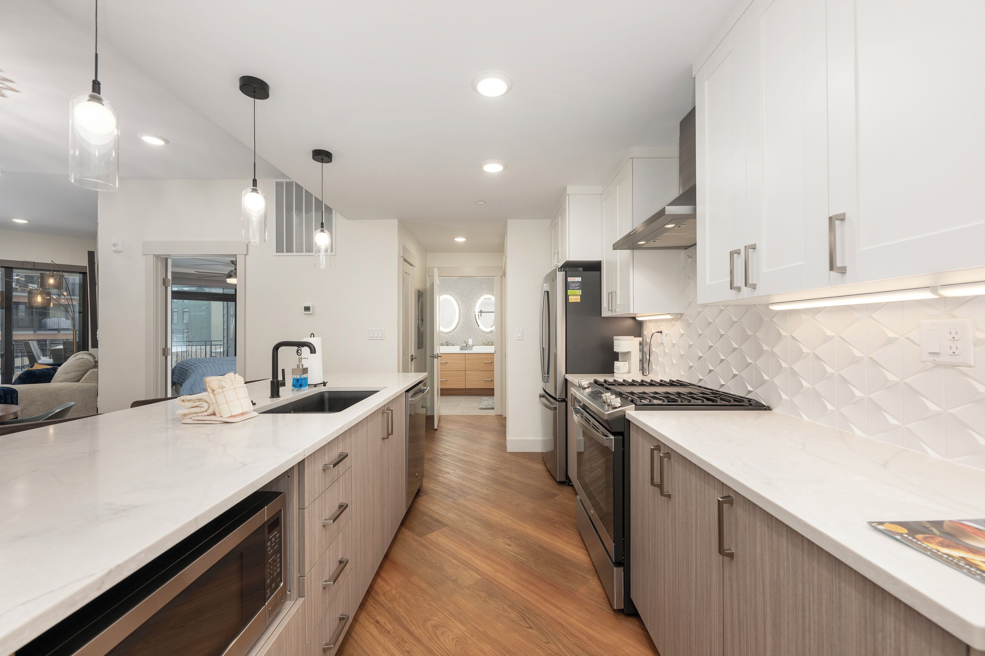 冰箱、微波炉、烤箱、炉灶