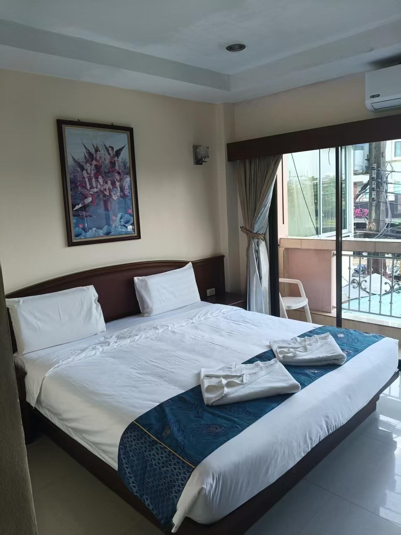 Comfort Double or Twin Room | Laptop workspace, free WiFi