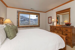 3 Schlafzimmer, Schreibtisch, Bügeleisen/Bügelbrett, kostenloses WLAN