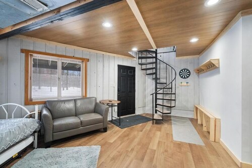 Apres Chalet- Perfect Ski Getaway at Nubs Nob!