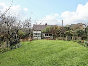 Property grounds - White House (Chipping Campden)