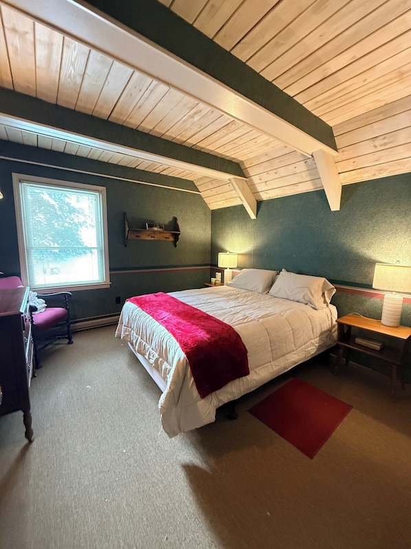 Een strijkplank/strijkijzer, gratis wifi, beddengoed