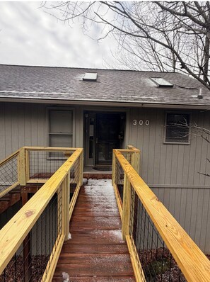 Exterior - C-114  Discounted Concert Packages!  Four Bs on Beech Mountain (Beech Mountain)