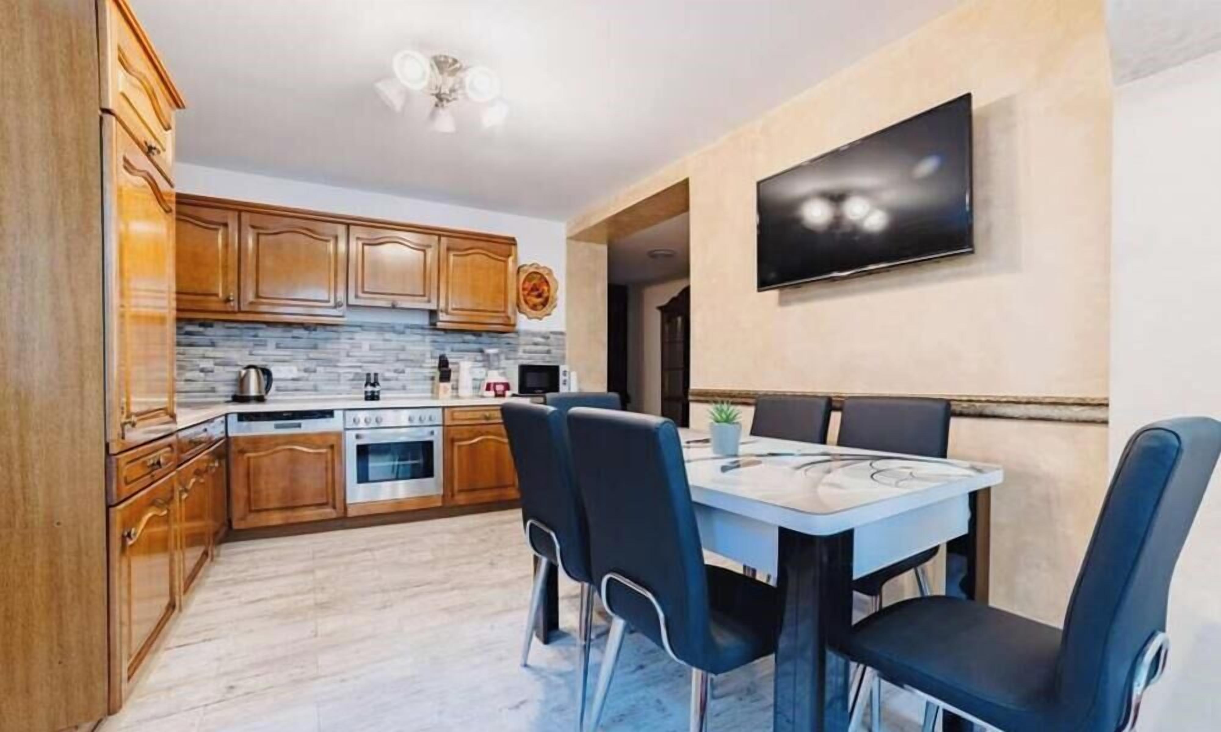 Deluxe Apartment, Patio, Courtyard View | Living area