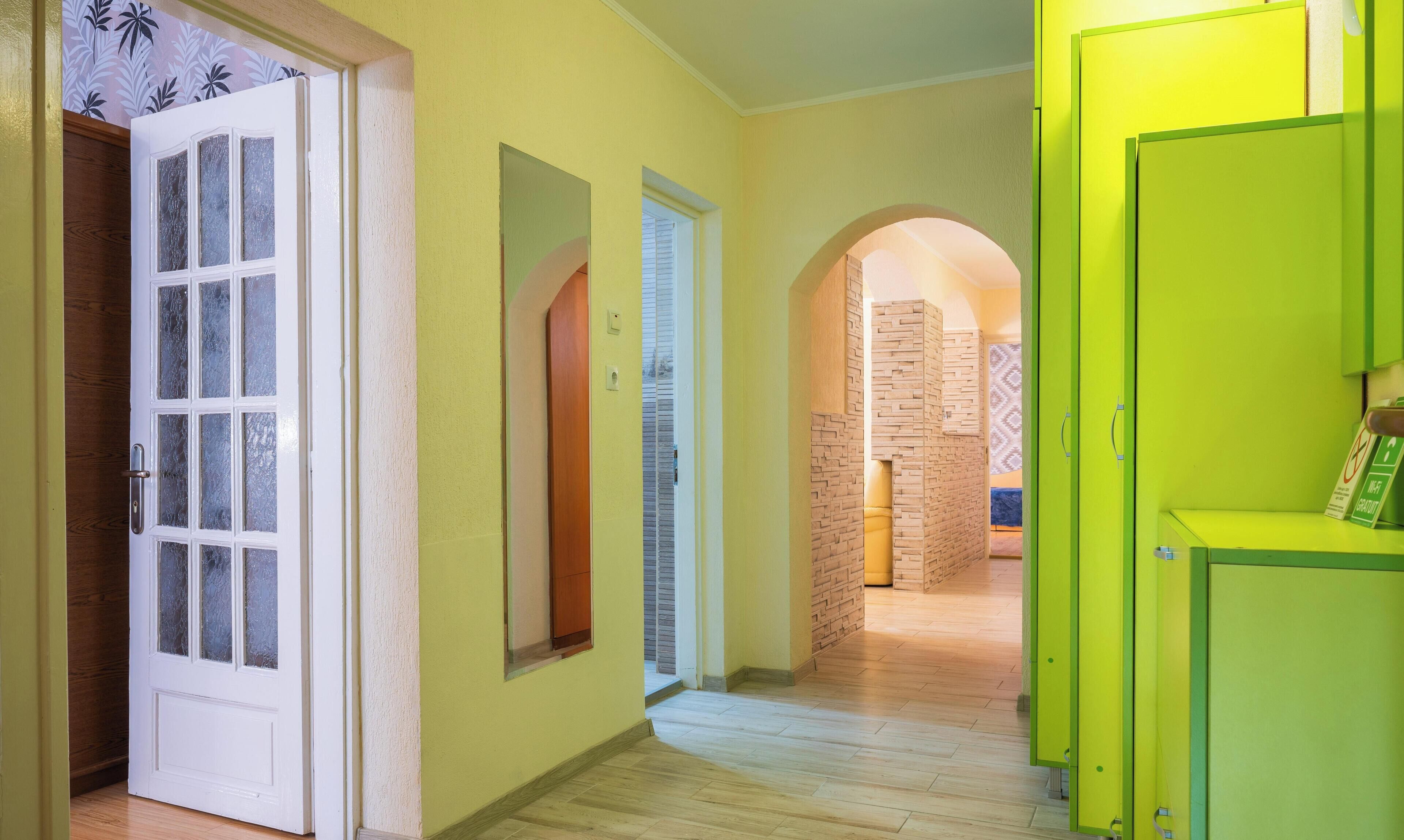 Comfort-Apartment, Terrasse, Blick auf den Innenhof | Wohnbereich