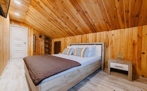 Traditioneel appartement, patio, uitzicht op stad | Verduisterende gordijnen, geluiddichte muren