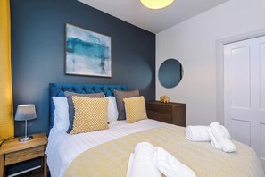 書桌、熨斗/熨衫板、Wi-Fi、床單