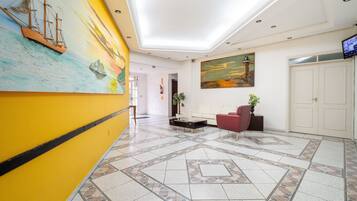 Basic Apartment | Lobby