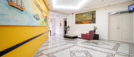 Basic-Apartment | Lobby