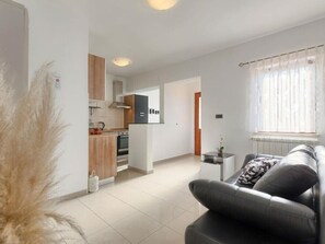 TV - Villa Debora with private pool and backyard, Pet friendly (Vodnjan)