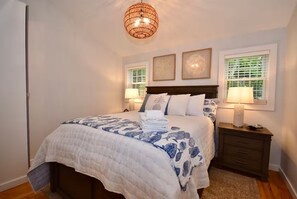 Silitysrauta/-lauta, vauvan matkasänky, ilmainen Wi-Fi, vuodevaatteet