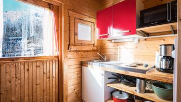 Fridge, microwave, stovetop, highchair