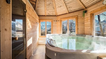 Bain à remous intérieur