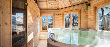 Bañera de hidromasaje interior