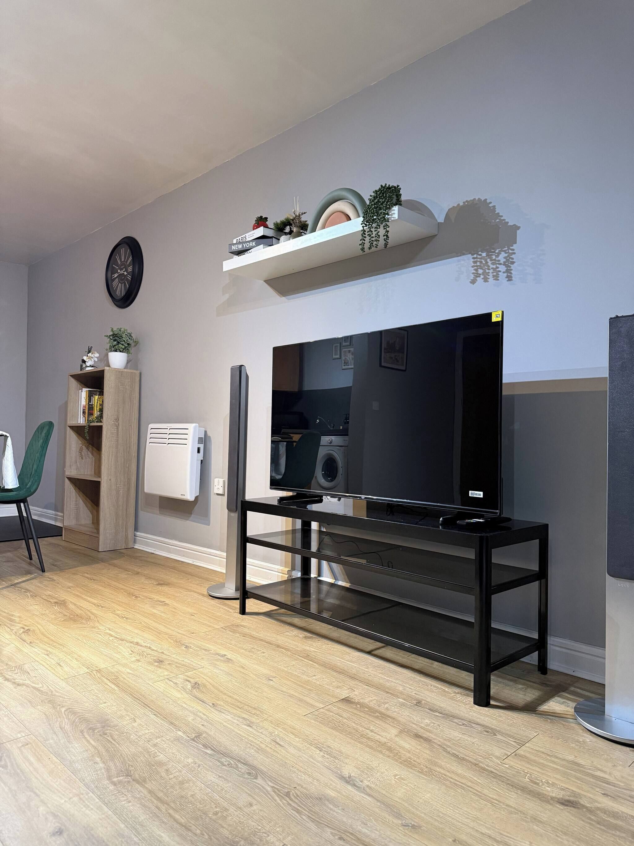 Apartment, 2 Bedrooms, Accessible, Balcony | Room amenity