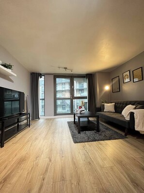 Apartment, 2 Bedrooms, Accessible, Balcony | Living area - 2bed Flat 5 Mins From New Street Free Parking (Birmingham)