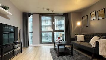 Apartment, 2 Bedrooms, Accessible, Balcony | Living area