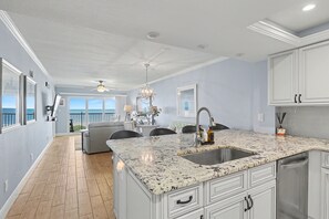 Interior - 🌴Beachfront Condo🐠Top Floor Views🌞Land's End 9/402🐬Awesome Amenities Onsite (Treasure Island)