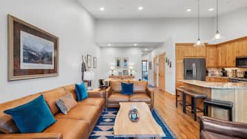 Televisión y chimenea