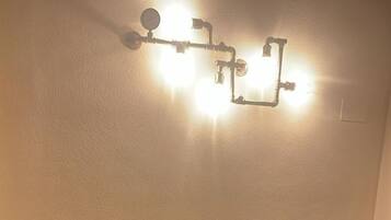 Standard dubbelrum eller tvåbäddsrum - utsikt mot trädgården | Strykjärn/strykbräda och gratis wi-fi