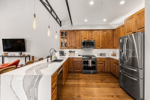 Fridge, microwave, oven, stovetop - Lone Peak Views, Hot Tub & Grill + 5 Min to Resort (Big Sky)