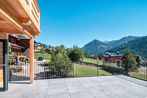 Property grounds - Room 'Noah Suites Dolly' with Mountain View, Private Terrace and Wi-Fi (Vigo di Fassa)