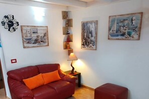 아파트, 침실 2개, 파티오 | 거실