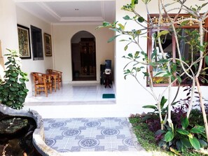 Terrace/patio - balimas guest house (Ubud)