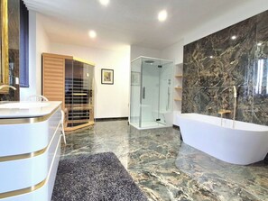 Superior Suite, Sauna & Hammam | Baño | Toallas y papel de baño 