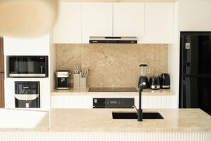 Fridge, microwave, stovetop, electric kettle - 2BR Private Pool Villa Near Bingin Beach & Dreamland (Bali)