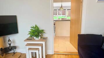 TV, fireplace, offices