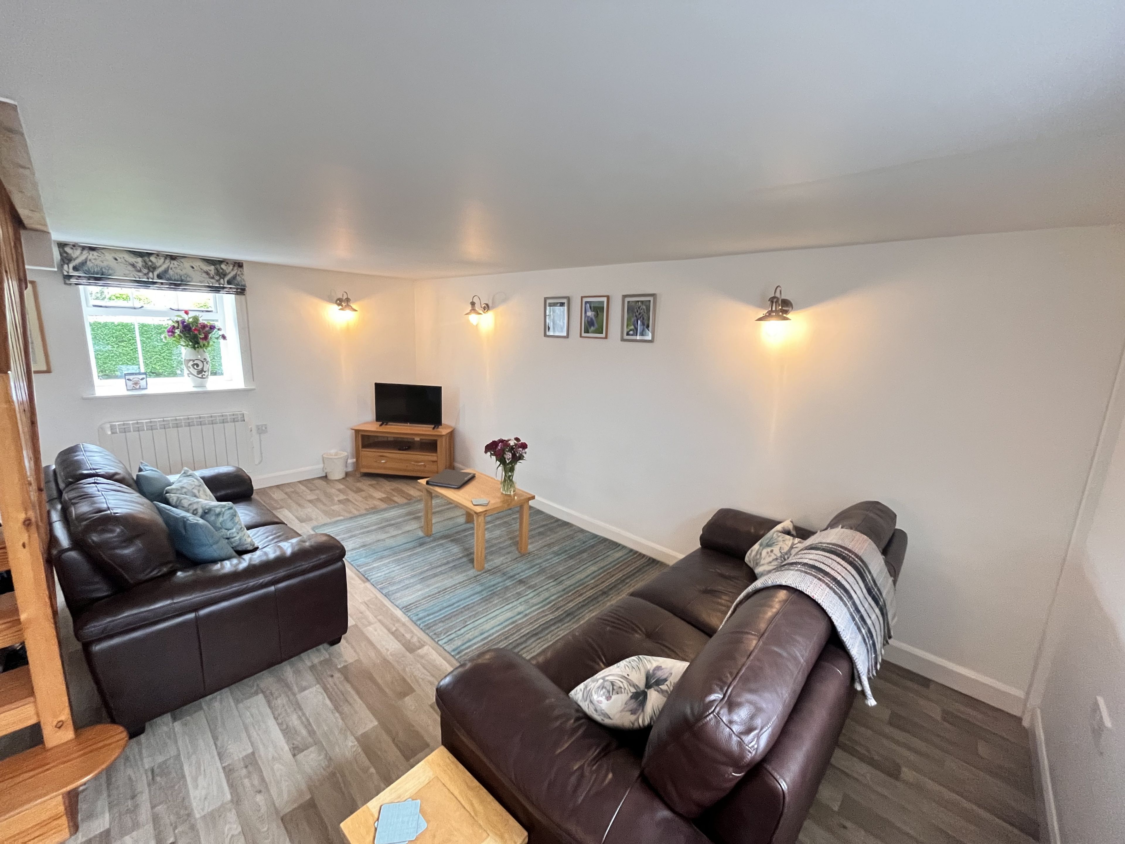 Charming Barn Conversion With 2 Bedrooms In Beautiful Peak District Countryside. Sleeps 4. - Monyash