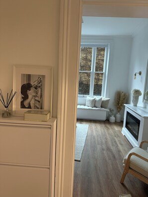 Living area - New luxurious studio apartment Earls Court/Chelsea (London)