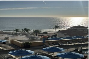 Terrace/patio - Ocean Front 1 bedroom Marriott's BeachPlace Towers - Full Resort Access Sleeps 4 (Fort Lauderdale)