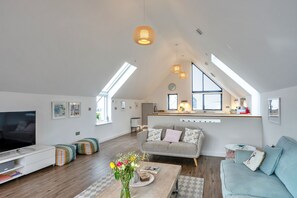 TV - Tides 45 (Westward Ho)