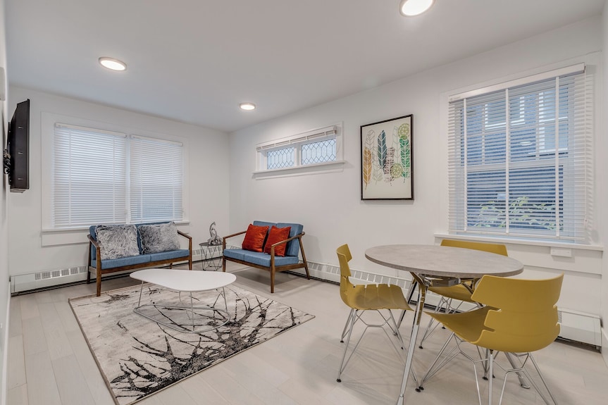 Pet Friendly Furnished 2 Bedroom@1425 Haro - Vancouver