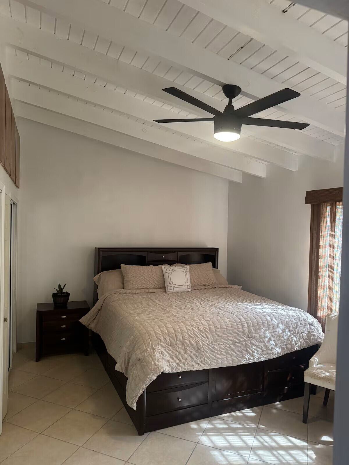 3 soverom, strykejern/-brett, wi-fi (inkludert) og sengetøy