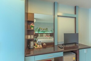 Comfort Double Room | Ruang kerja komputer riba, langsir/tirai gelap terus 