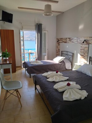 WiFi, bed sheets - Apartment 'Sea View' with Sea View, Wi-Fi and Air Conditioning (Posidhonía)