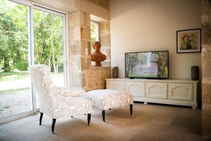 House, Garden View | Living area - Domaine de la Briouse (Sanxay)
