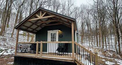 Cozy 1-bedroom lodge in adorable Cheshire with AC
