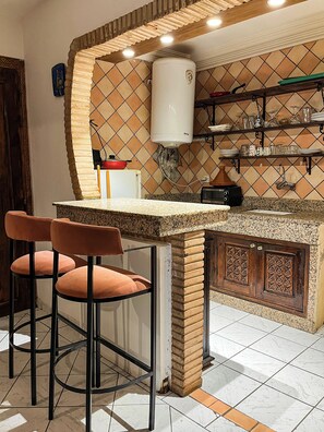 Private kitchen - Beautiful Holiday Apartment in Marrakech – Close to Medina & Nightlife (marrakech)