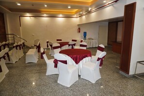 قاعة الولائم والاحتفالات