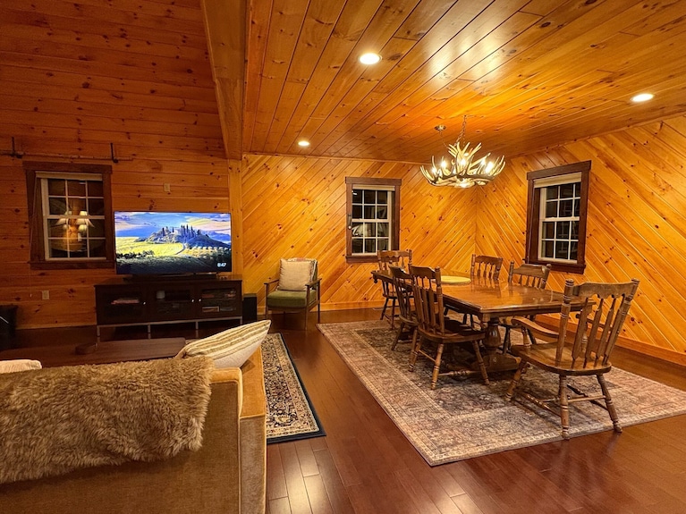 Private, Comfy Cabin In Rangeley/trails, Lakes, Fire Pit/sleeps 8/starry Sky - Rangeley, ME