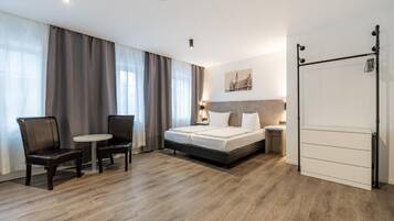 Doppelzimmer, Stadtblick | Zimmersafe, kostenloses WLAN