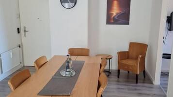 Familienzimmer, Stadtblick | Zimmersafe, kostenloses WLAN