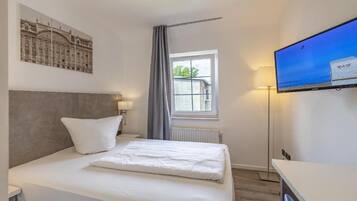 Einzelzimmer, Blick auf den Innenhof | Zimmersafe, kostenloses WLAN