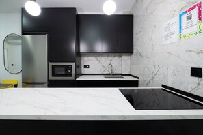 Private kitchen - Centrally located apartment 7 min from Puerta del Sol with A/C, WiFi (Madrid)
