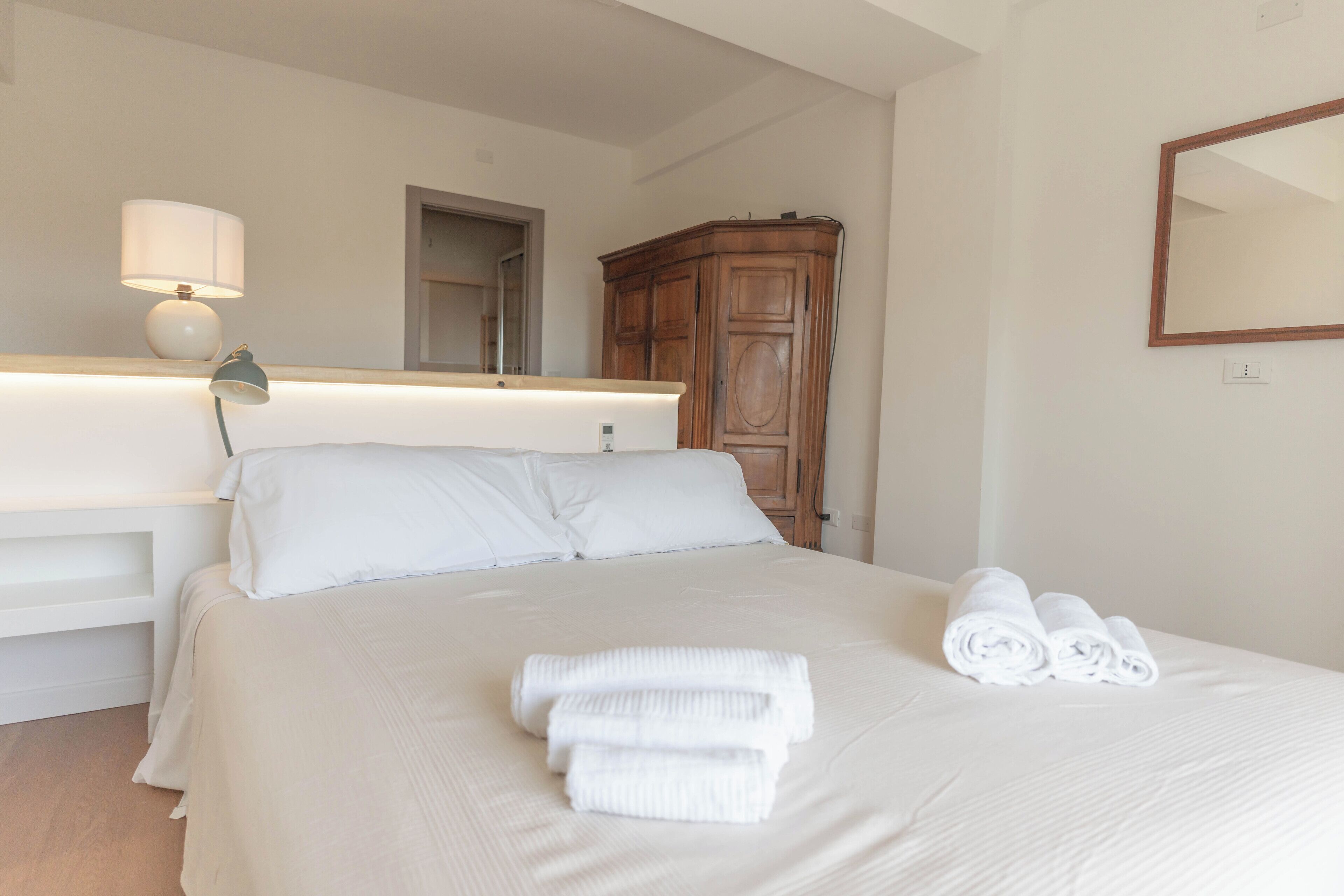 Appartamento, non fumatori, vista cortile | Una scrivania, postazione laptop, Wi-Fi gratuito