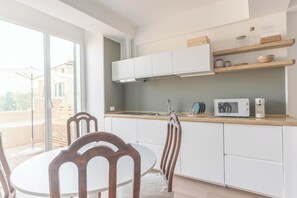 Appartamento, non fumatori, vista cortile | Area soggiorno